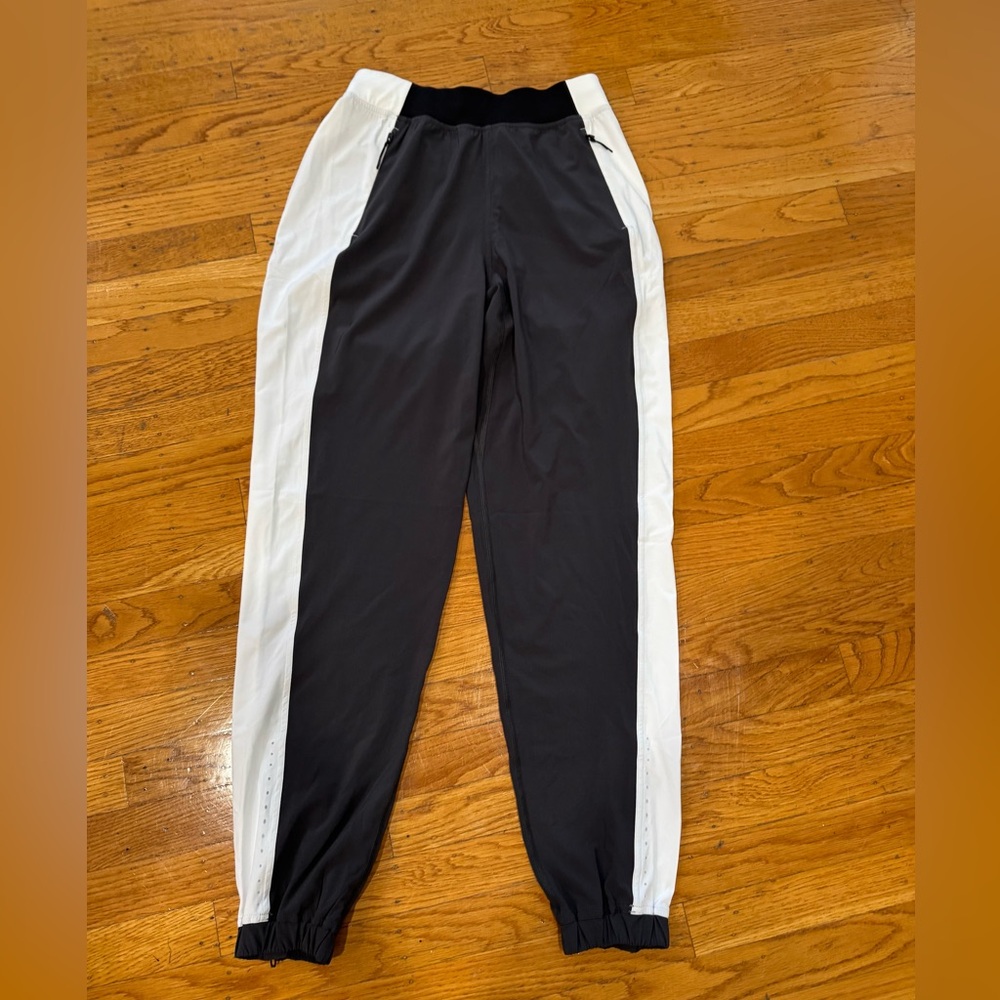 Lululemon Adapted State HR Jogger *Glow BLK/WHT 4